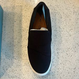 Brand new Tom’s Luca womens shoes size 9.5 in black.